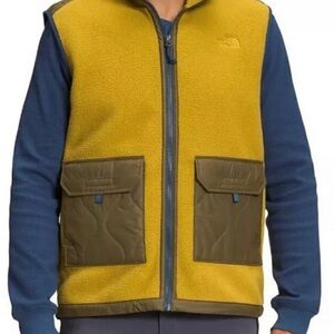 THE NORTH FACEMen's Royal Arch Full Zip Fleece Vest Color Mineral Gold size S